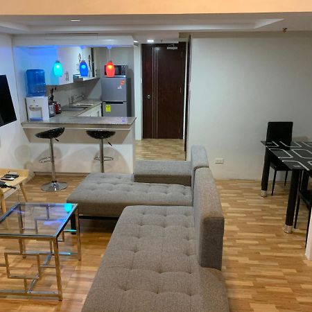 Club Ultima Cebu City Eksteriør billede
