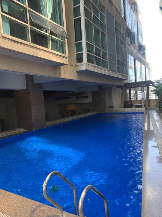Club Ultima Cebu City Eksteriør billede