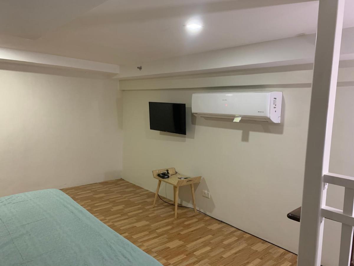 Club Ultima Cebu City Eksteriør billede